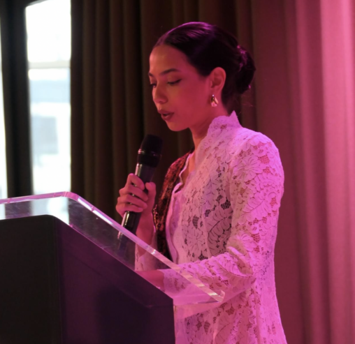 Christa Wongsodikromo delivering a speech at Javanese surinamese commemoration 134 jaar javaans-surinaamse geschiedenis